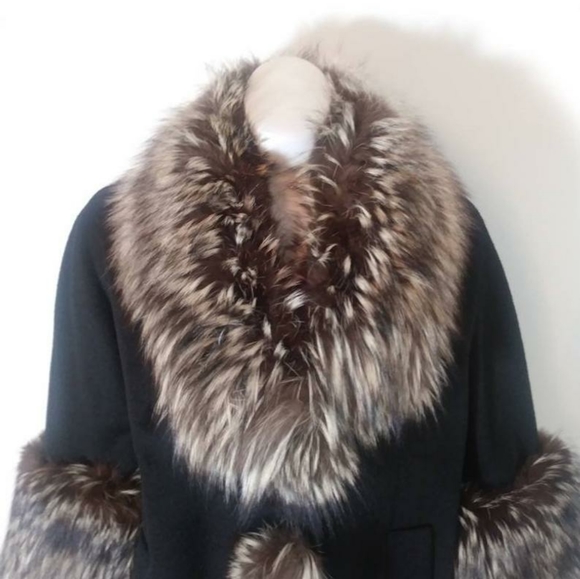 SOLD💖 Bergdorf Goodman New York Plaza Fur collar - Picture 5 of 12